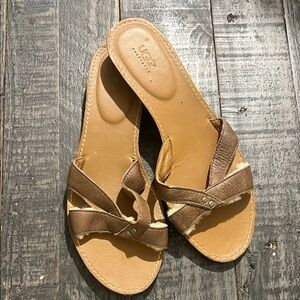 UGG Women's Tan Leather Sandals